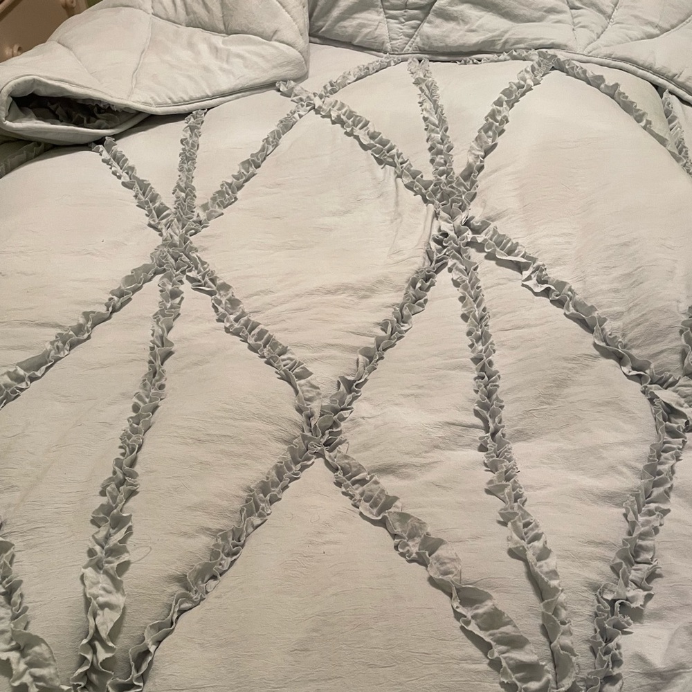 Pottery barn twin/twin xl comforter never used